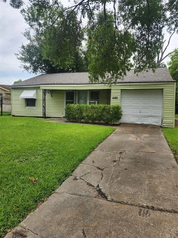 Photo of 5918 Lancaster Street