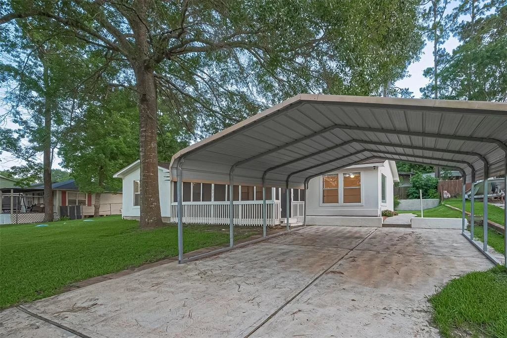 Photo of 1372 W Pine Lake Circle
