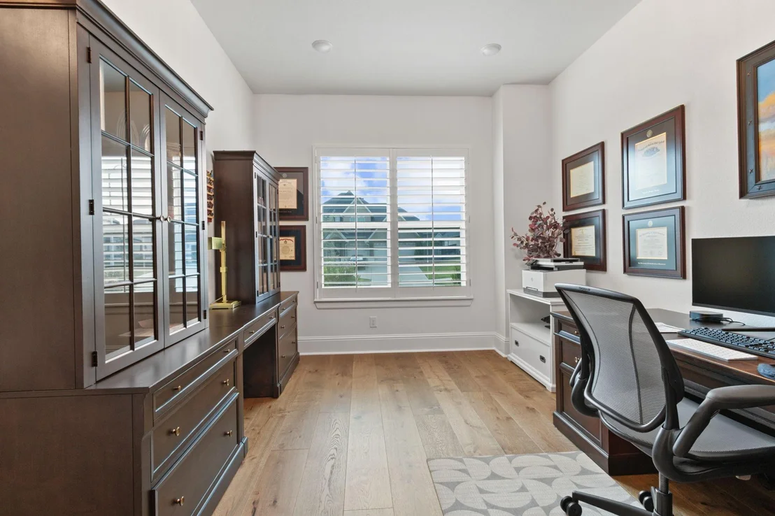 Photo of 902 Falcon Hollow Lane