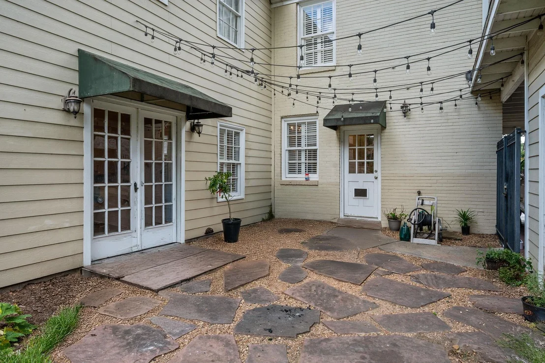 Photo of 6111 Wakeforest Avenue