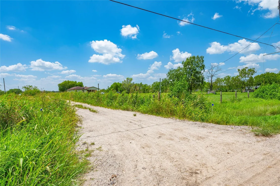 Photo of 800 Private Road 60406