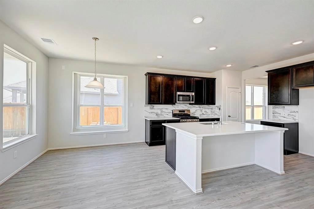 Photo of 652 Woodhaven Lakes Drive
