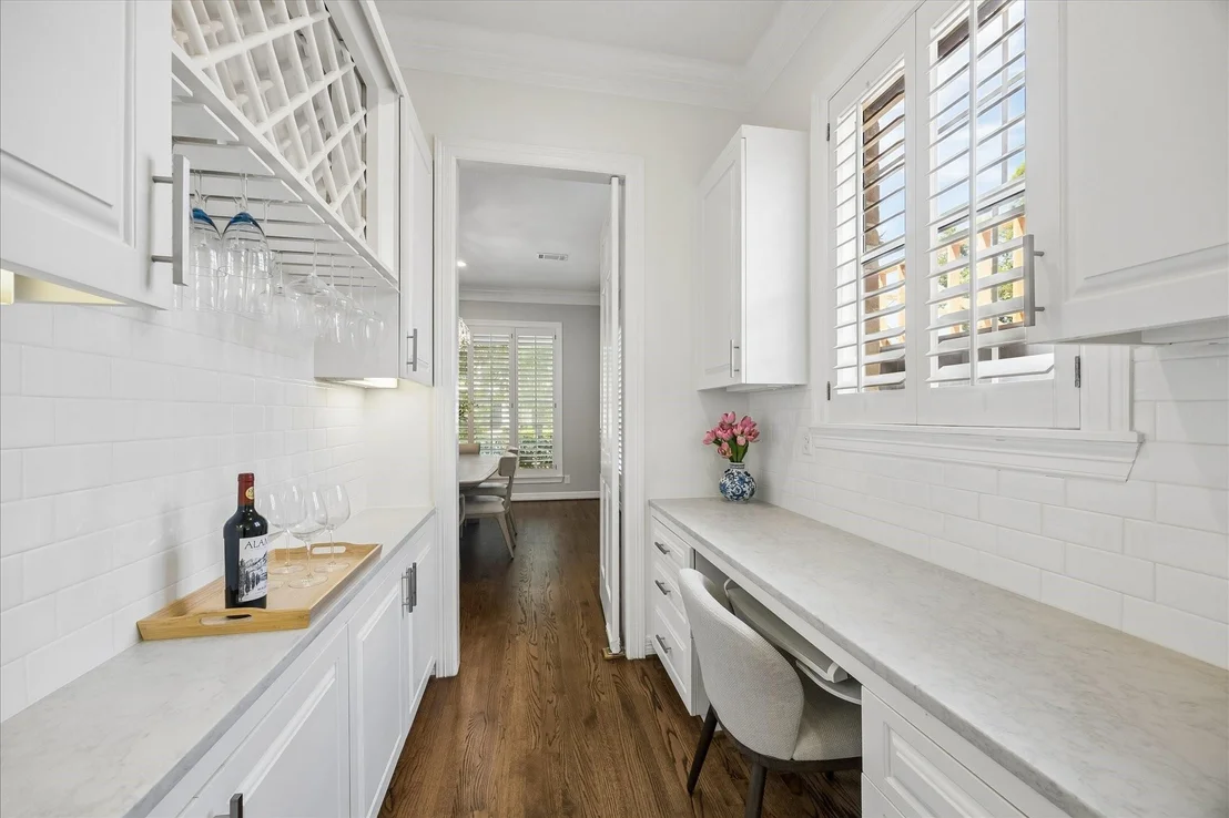 Photo of 4111 Sunset Boulevard