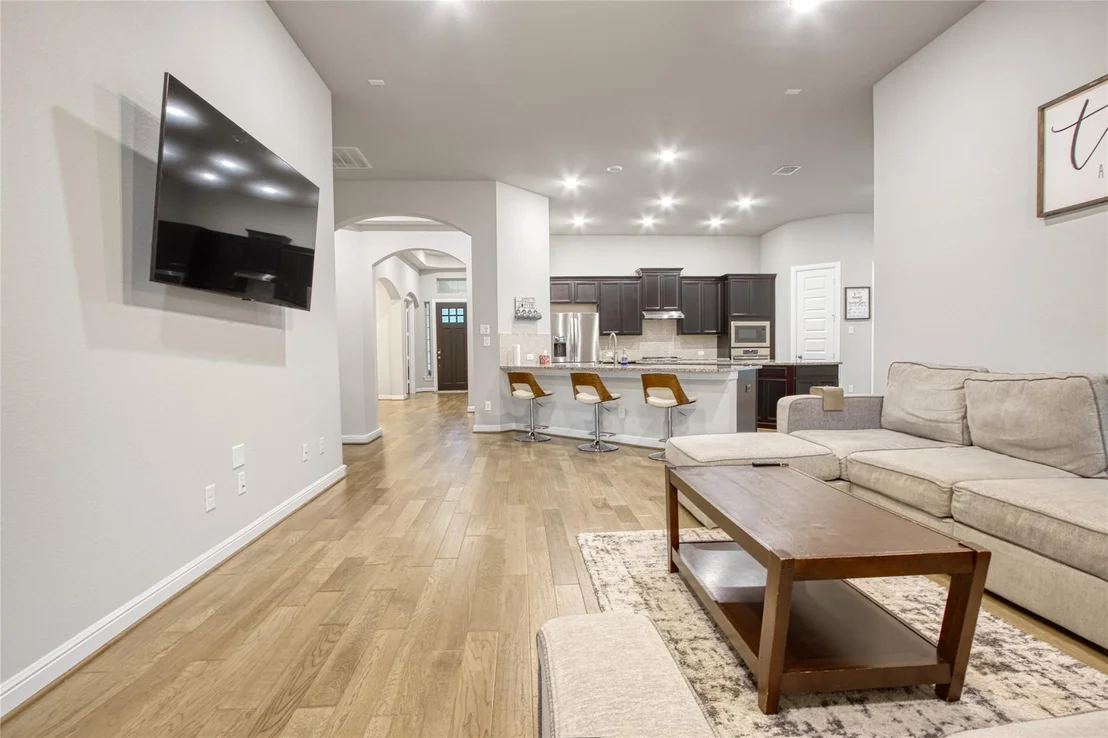 Photo of 6919 Red Oak Drive