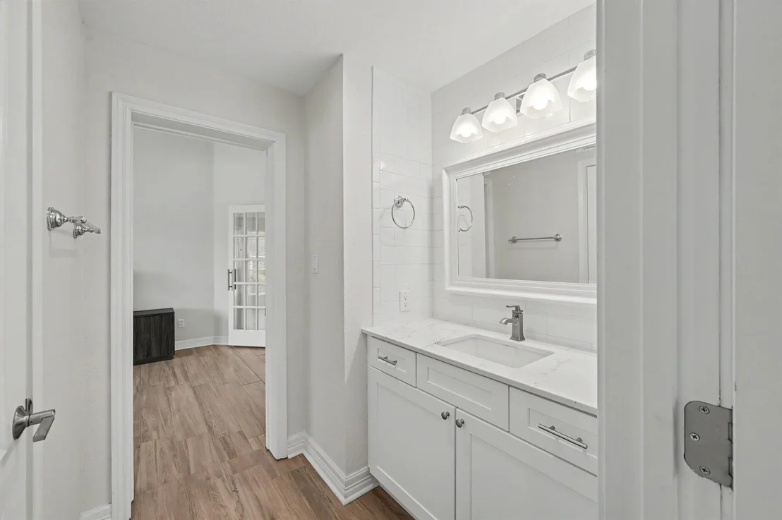 Photo of 60 La Jolla Circle