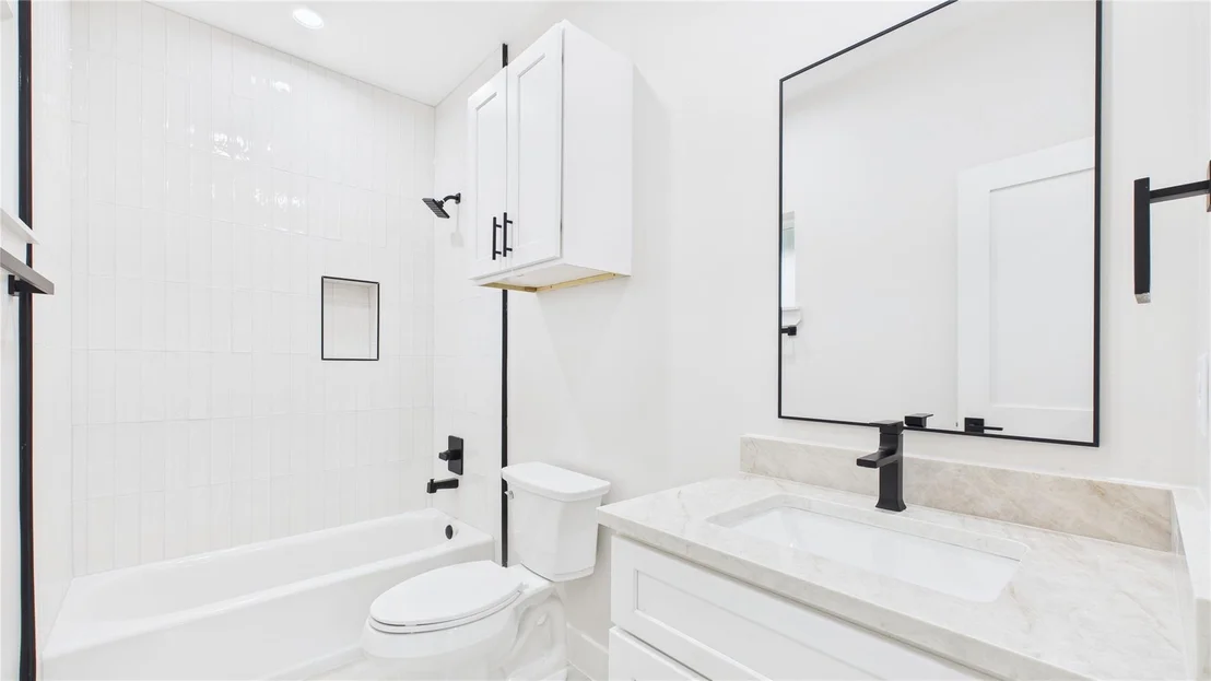 Photo of 4504 Robertson