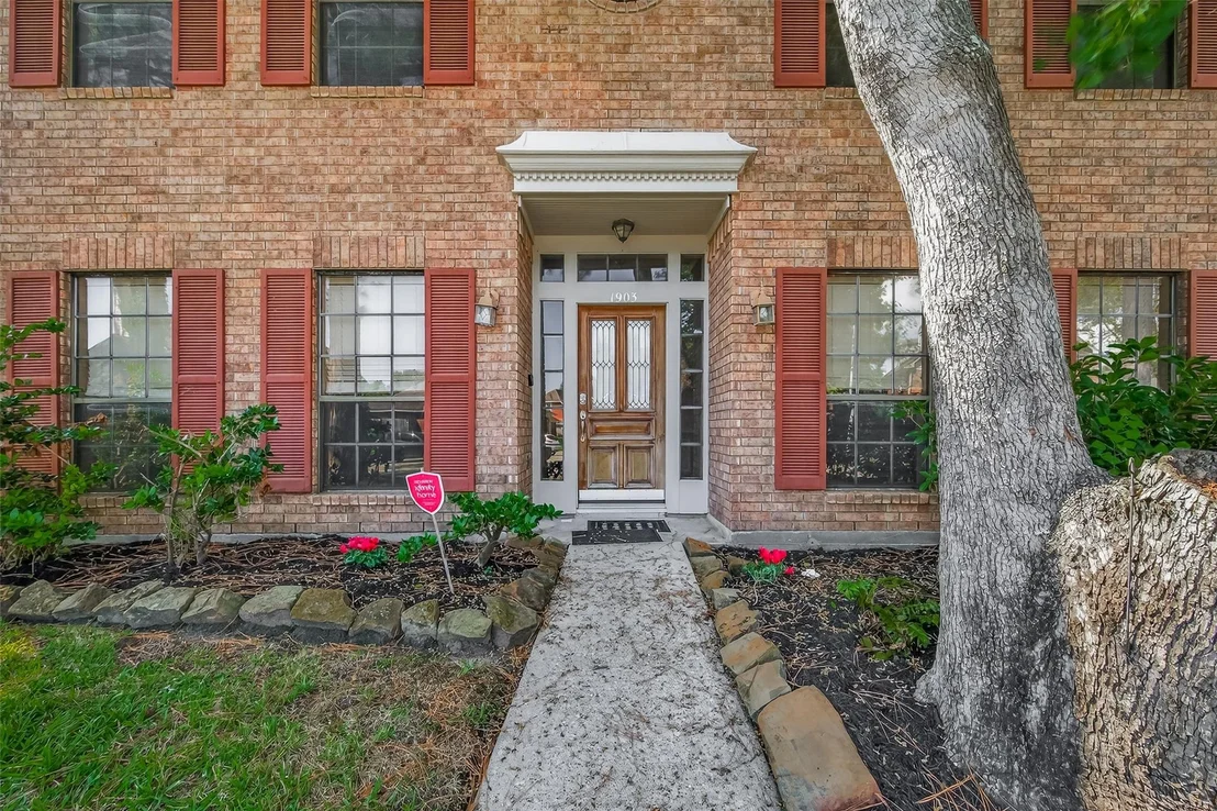 Photo of 1903 Hillside Oak Lane