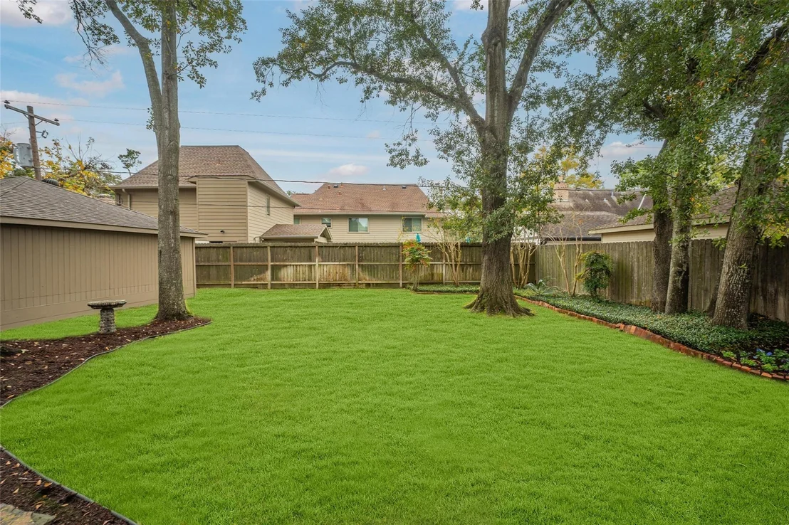 Photo of 14610 Carolcrest Drive