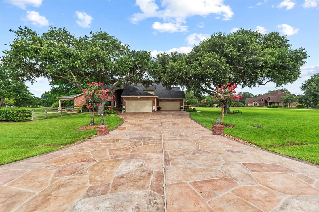 Photo of 32707 Westminster Drive