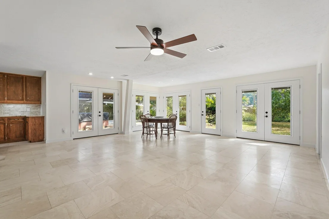 Photo of 2826 E Elm Circle