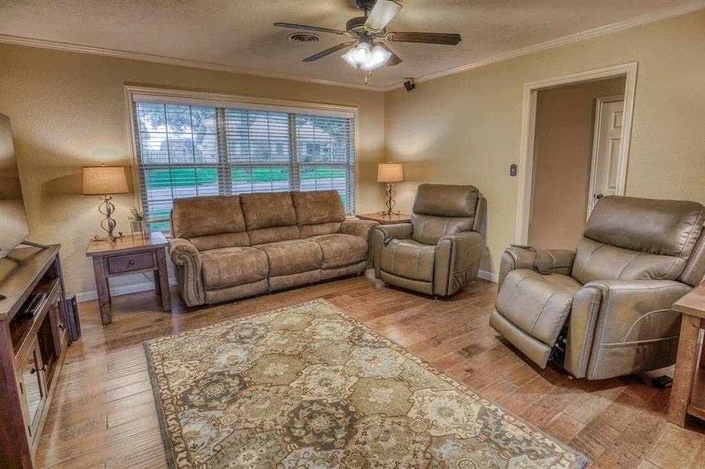 Photo of 1302 Woodson Lane