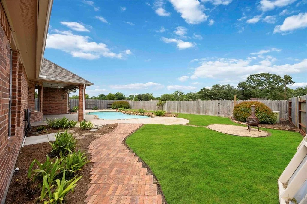 Photo of 384 Dover Lane
