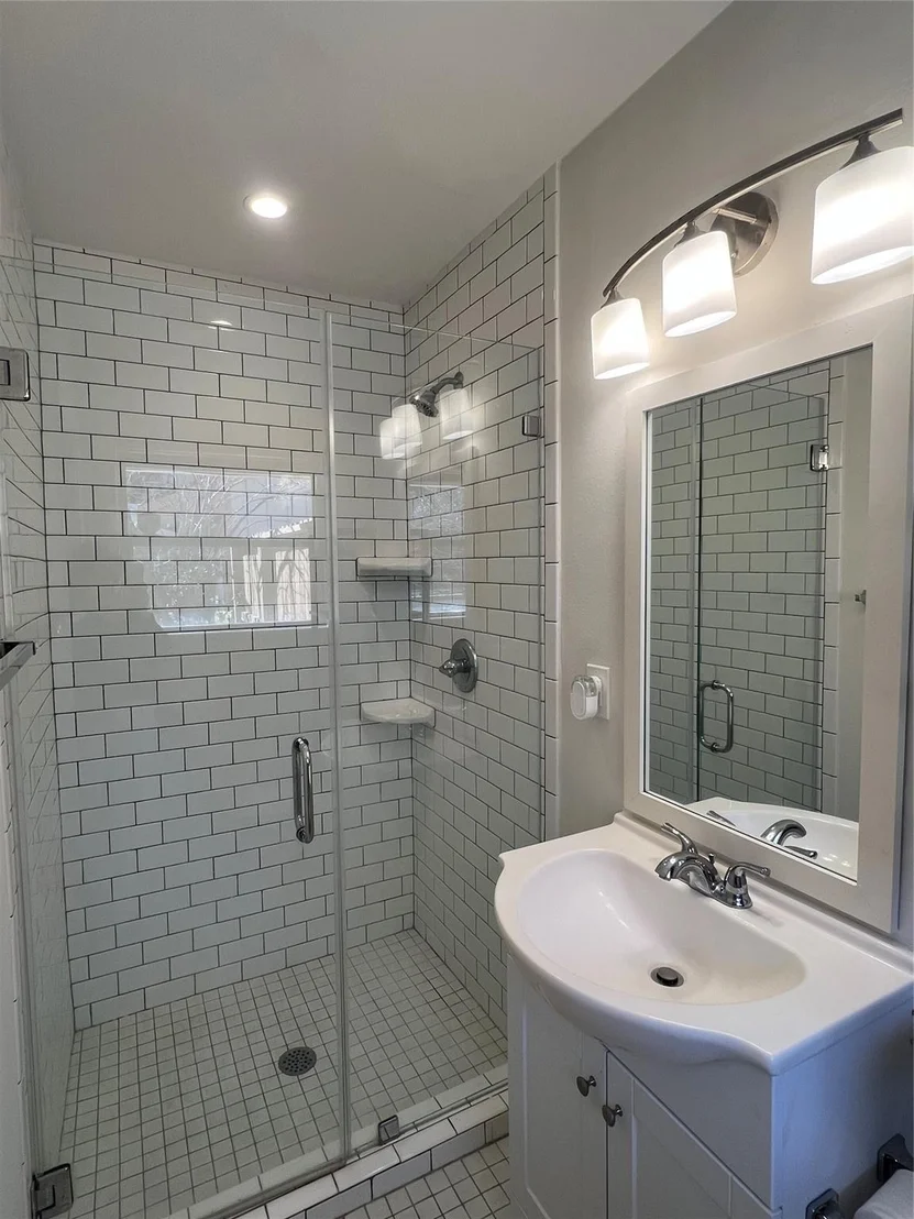 Photo of 5103 Creekbend Drive