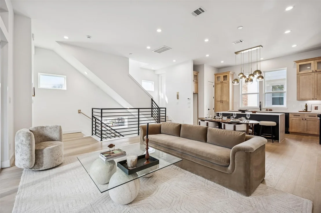 Photo of 3028 Lamar Street