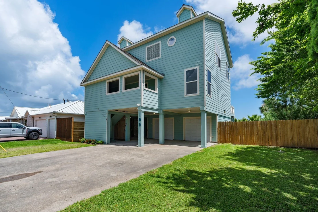 Photo of 100 Avenue A