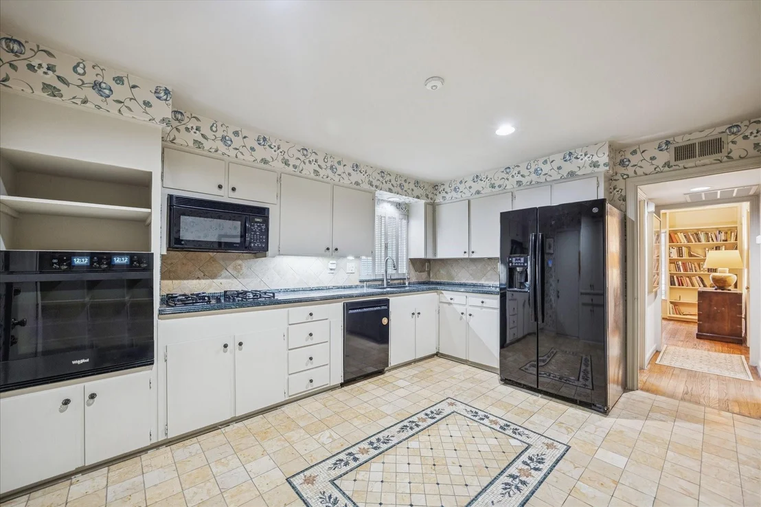 Photo of 914 S Shepherd Drive