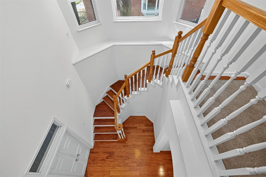 Photo of 151 W Coldbrook Circle