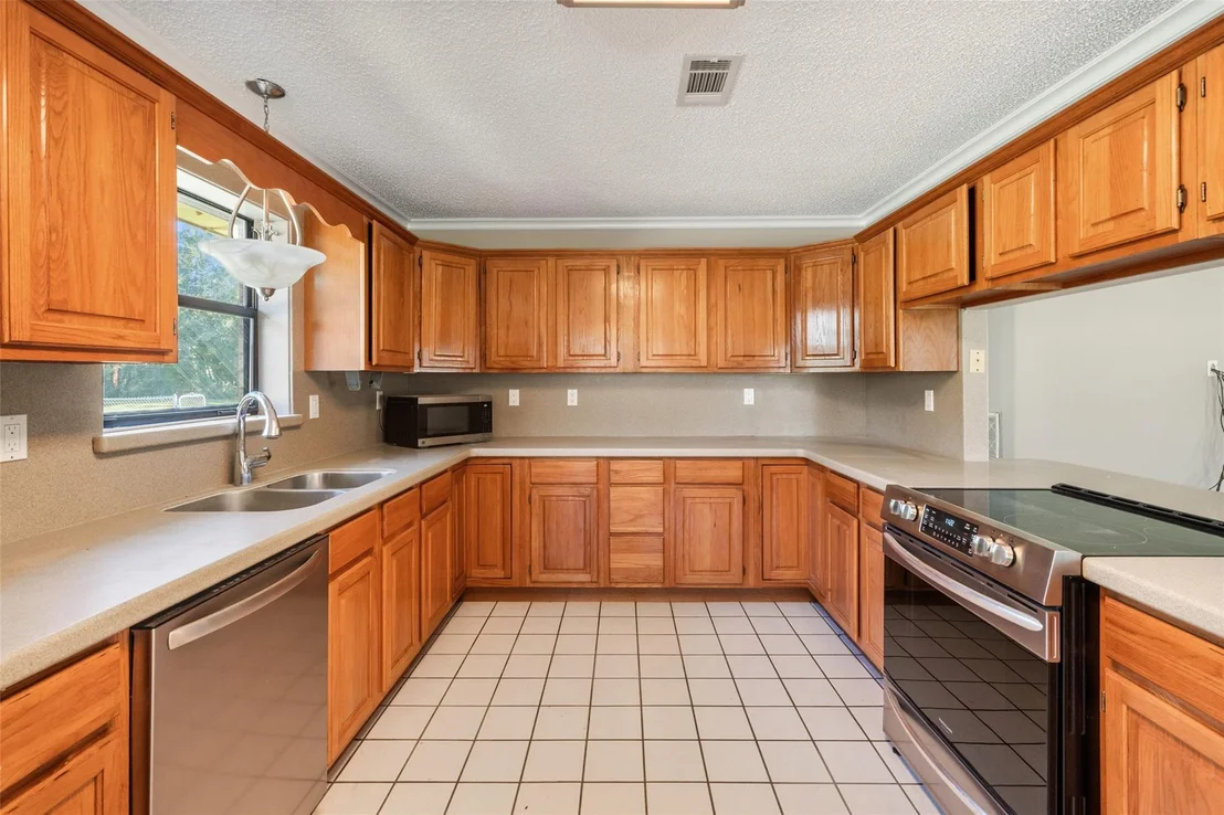 Photo of 1085 County Road 2222