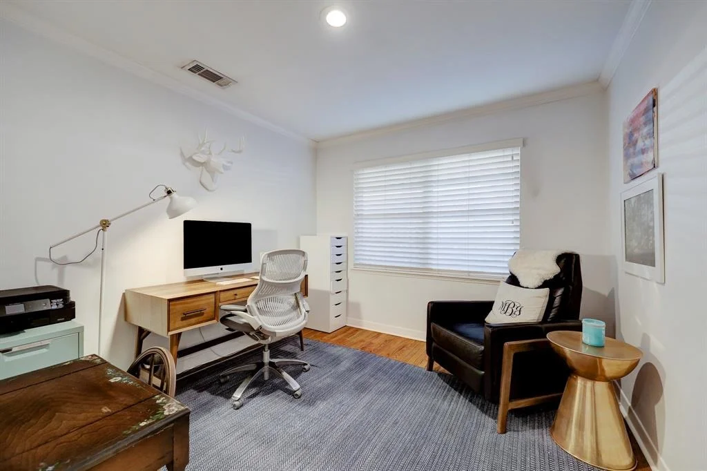 Photo of 2031 Chantilly Lane