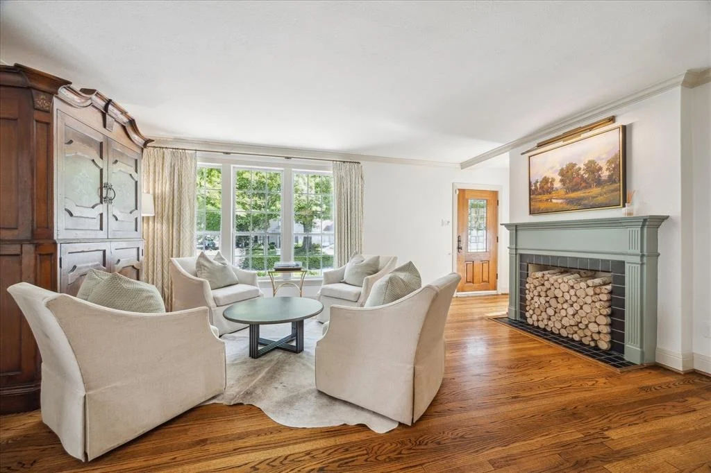 Photo of 2618 Sunset Boulevard