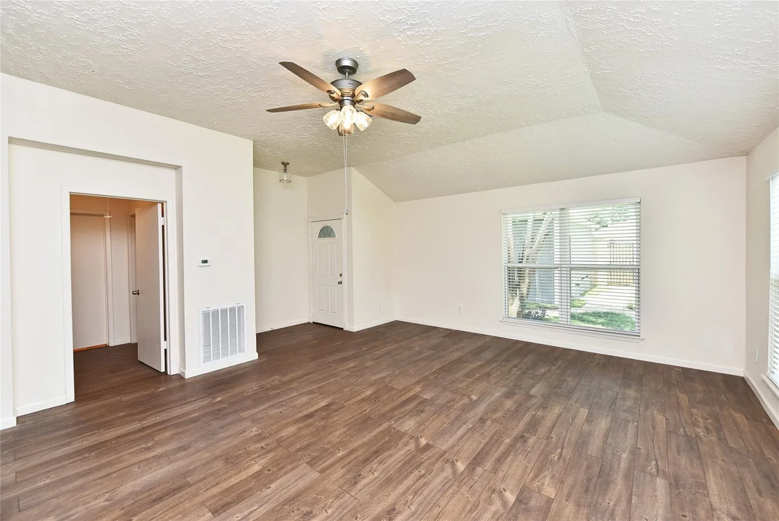 Photo of 16007 Ridgegreen Drive