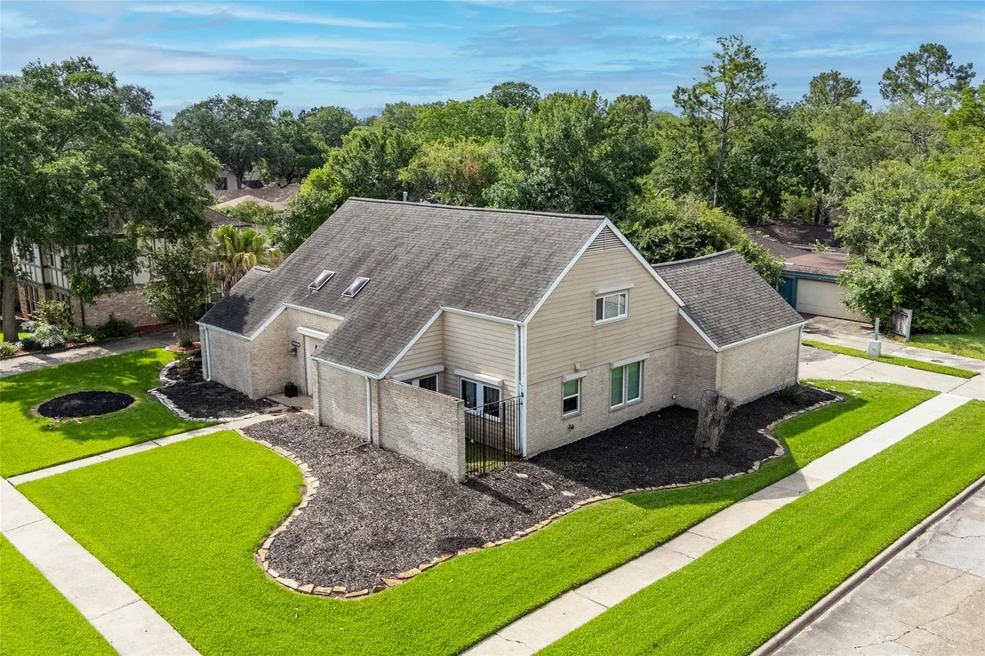 Photo of 16402 Clearcrest Drive