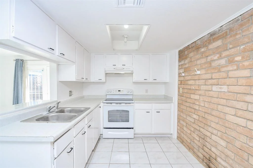 Photo of 12251 Sharpview Drive