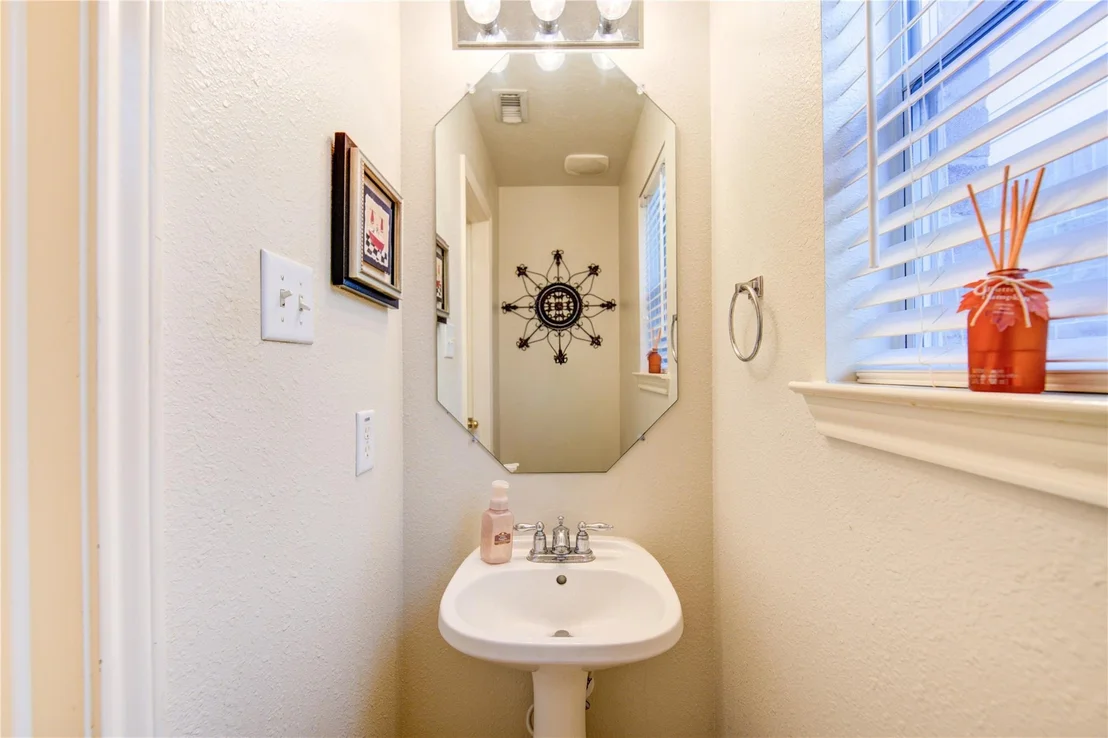 Photo of 10202 Middleglen Lane