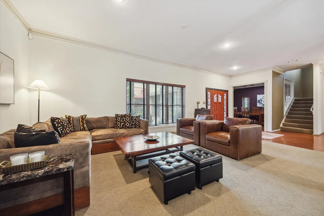 Photo of 1112 Jackson Boulevard