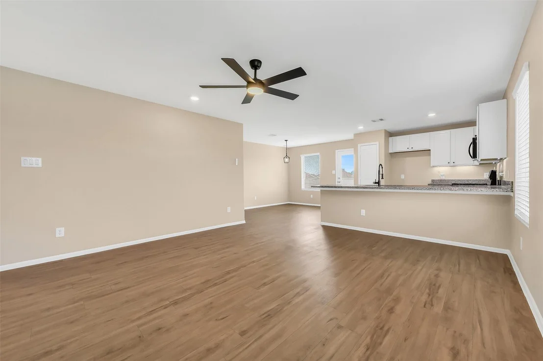 Photo of 521 Maple Bend Lane