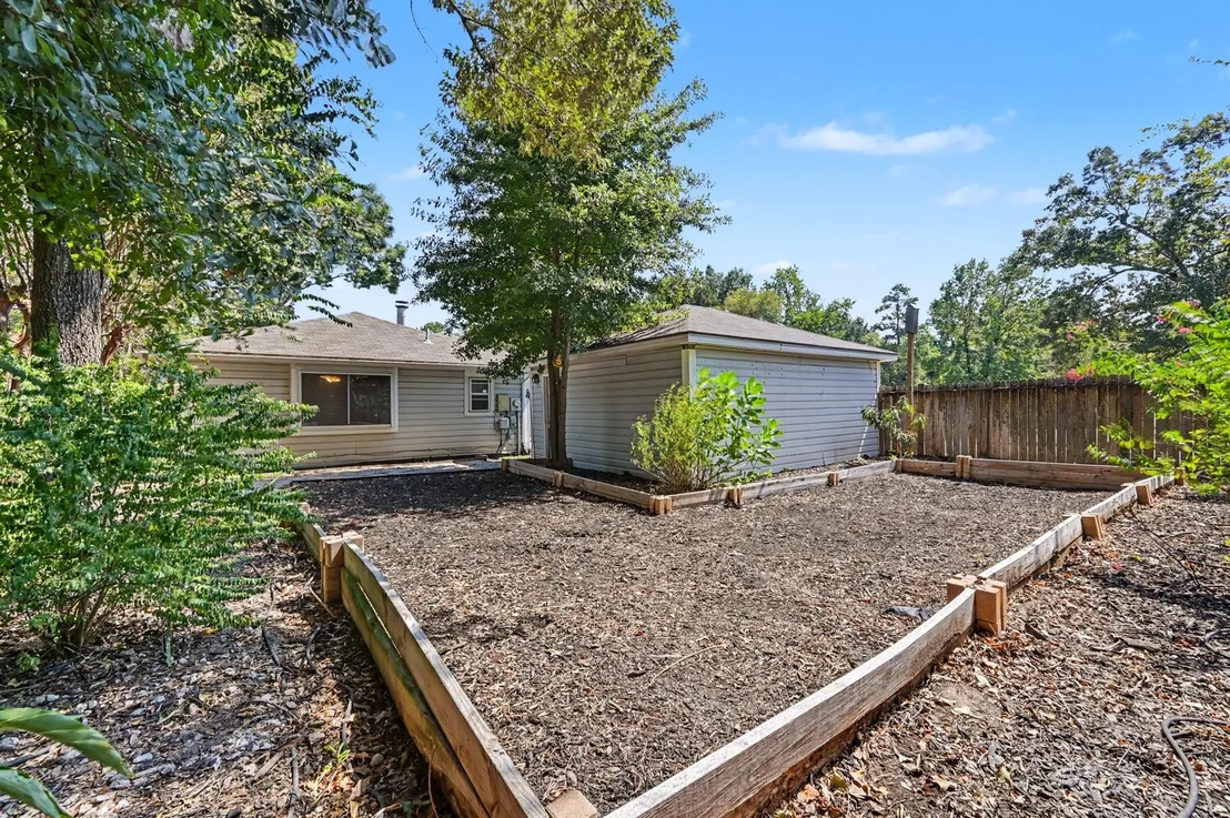 Photo of 25103 Thrushwood Lane