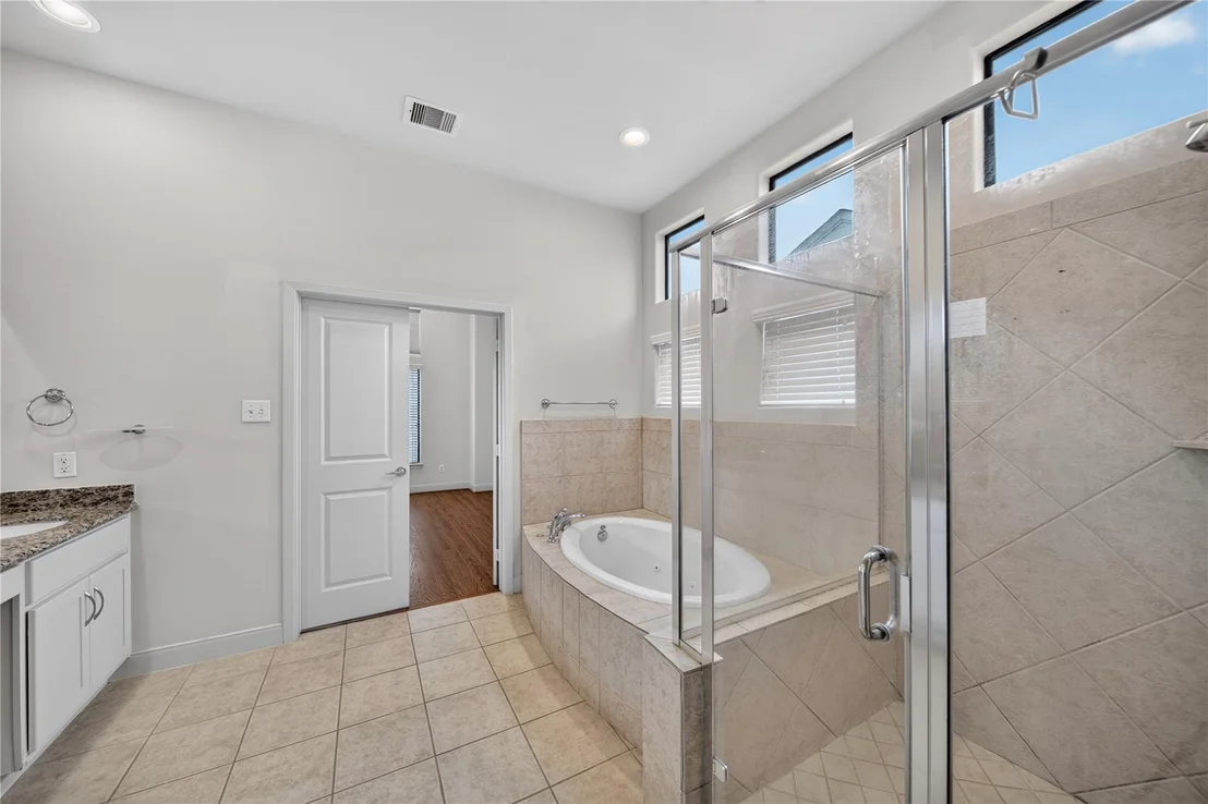 Photo of 818 Lester Street