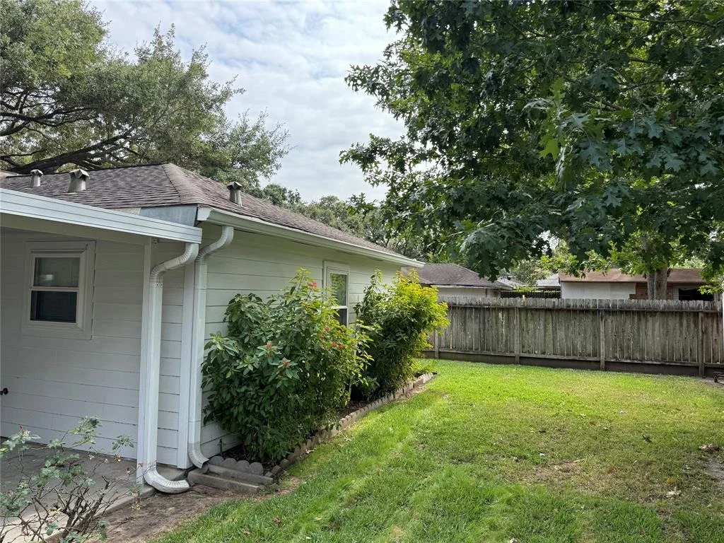 Photo of 12318 Renwick Drive