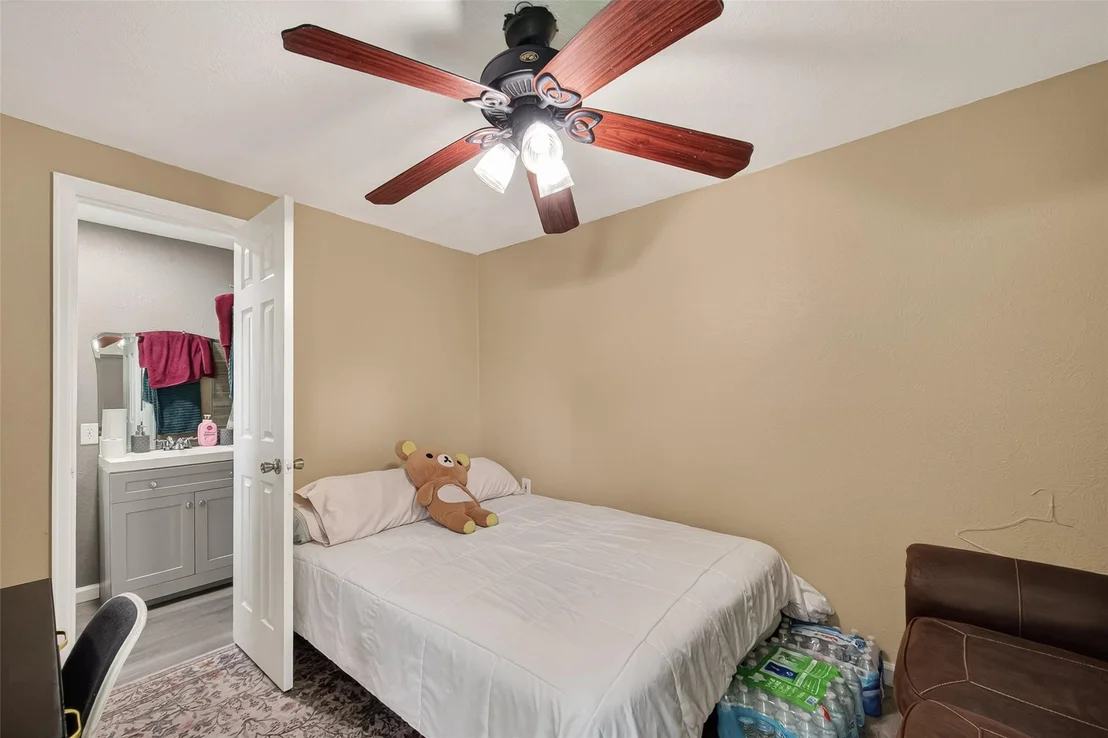 Photo of 2111 Hickory Lane