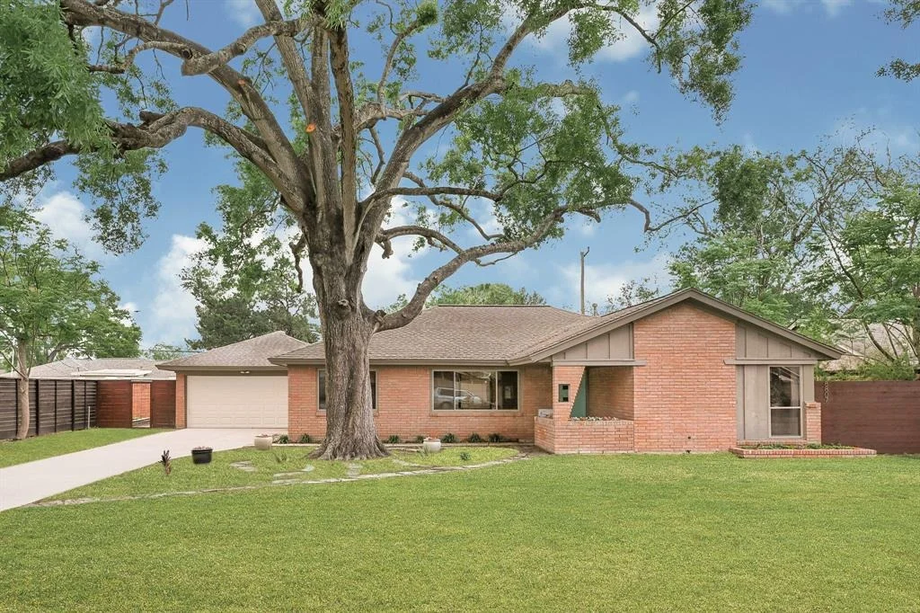 Photo of 8807 Cadawac Road