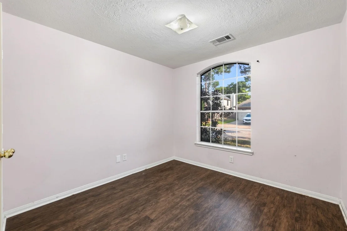 Photo of 18403 Maple Mill Drive