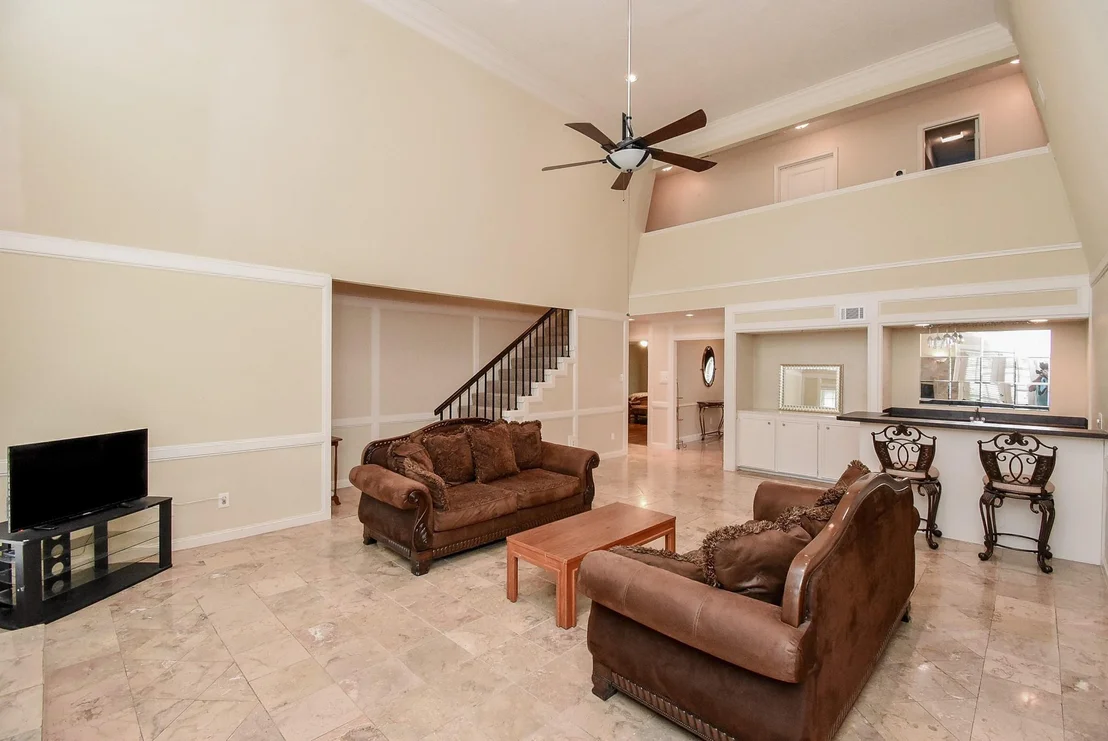 Photo of 426 Longview Drive