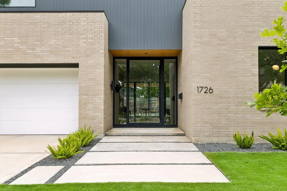 Photo of 1726 Viking Drive