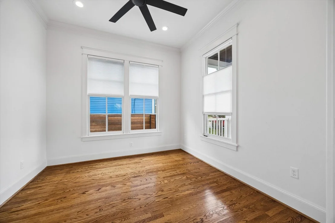 Photo of 3915 Golf Drive