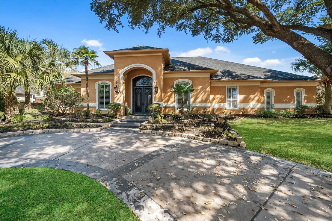 Photo of 35 Bentwater Bay Circle