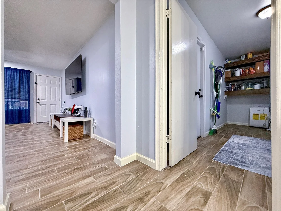 Photo of 7531 Antoine Drive