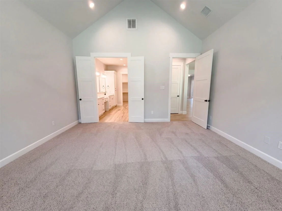 Photo of 21211 Hidden Bend Loop
