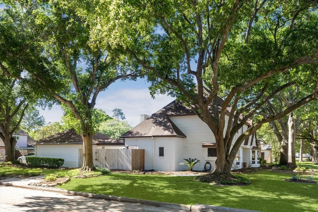Photo of 703 Rennie Drive