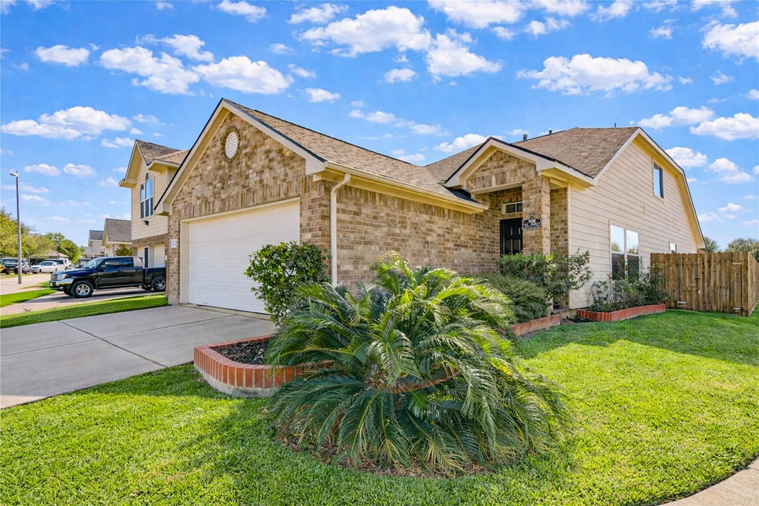 Photo of 10202 Middleglen Lane