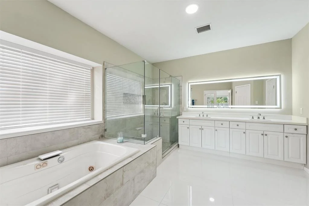 Photo of 16023 Lakestone Drive