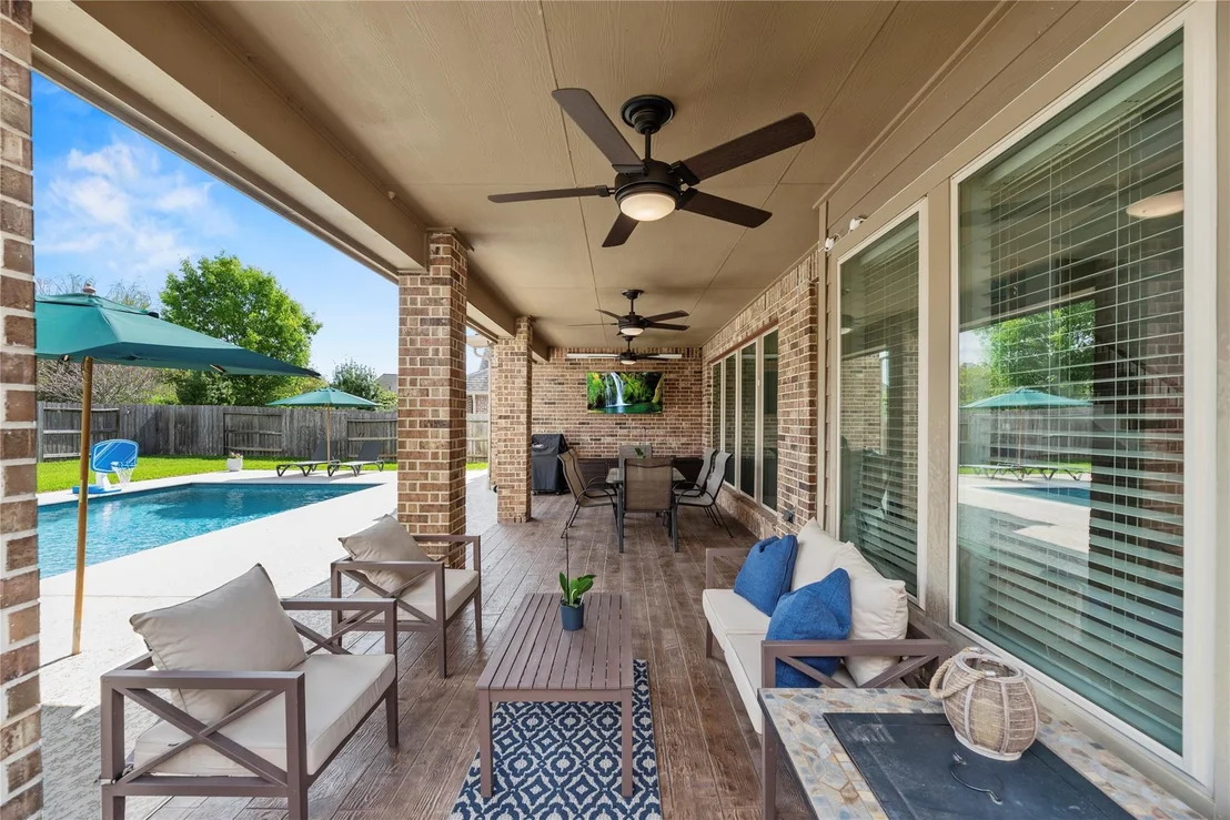 Photo of 18702 Town Bluff Drive