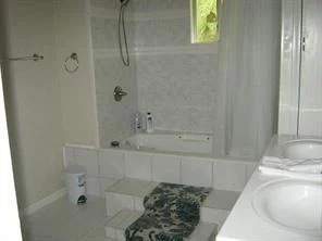 Photo of 4700 W Bayshore Drive