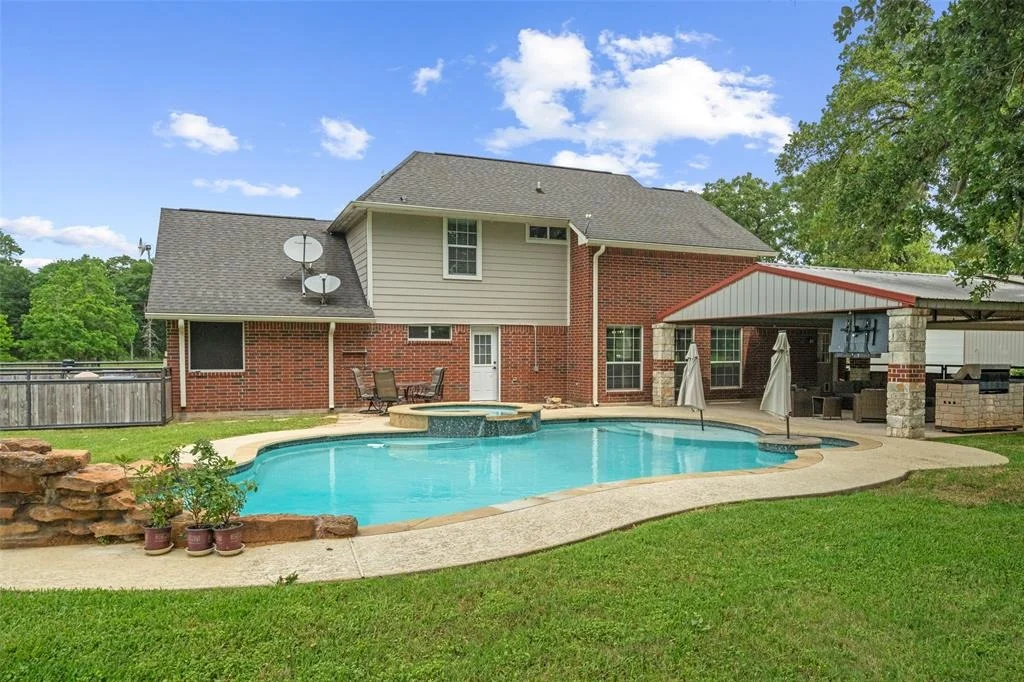 Photo of 996 Scroggins Lane