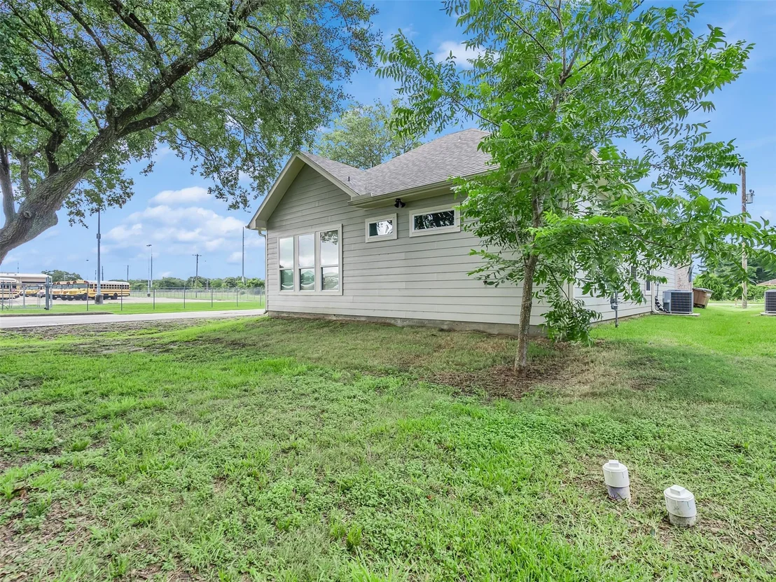 Photo of 4102 Hill Avenue