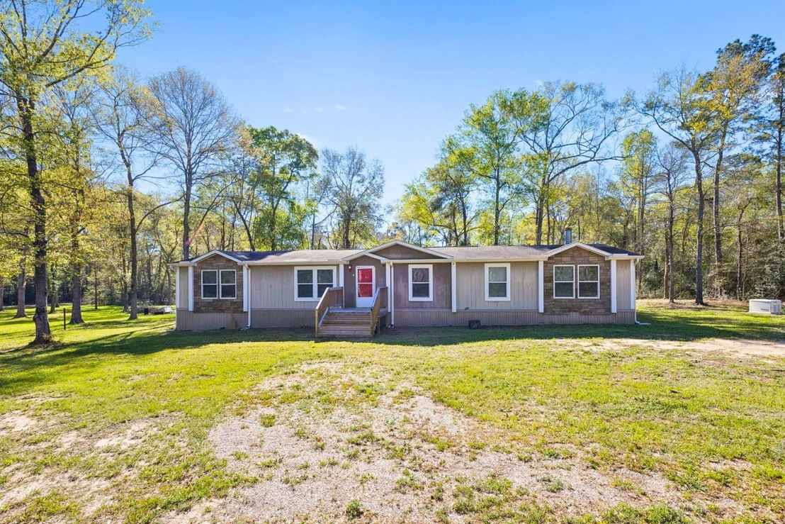 Photo of 10754 Lake Shore Drive